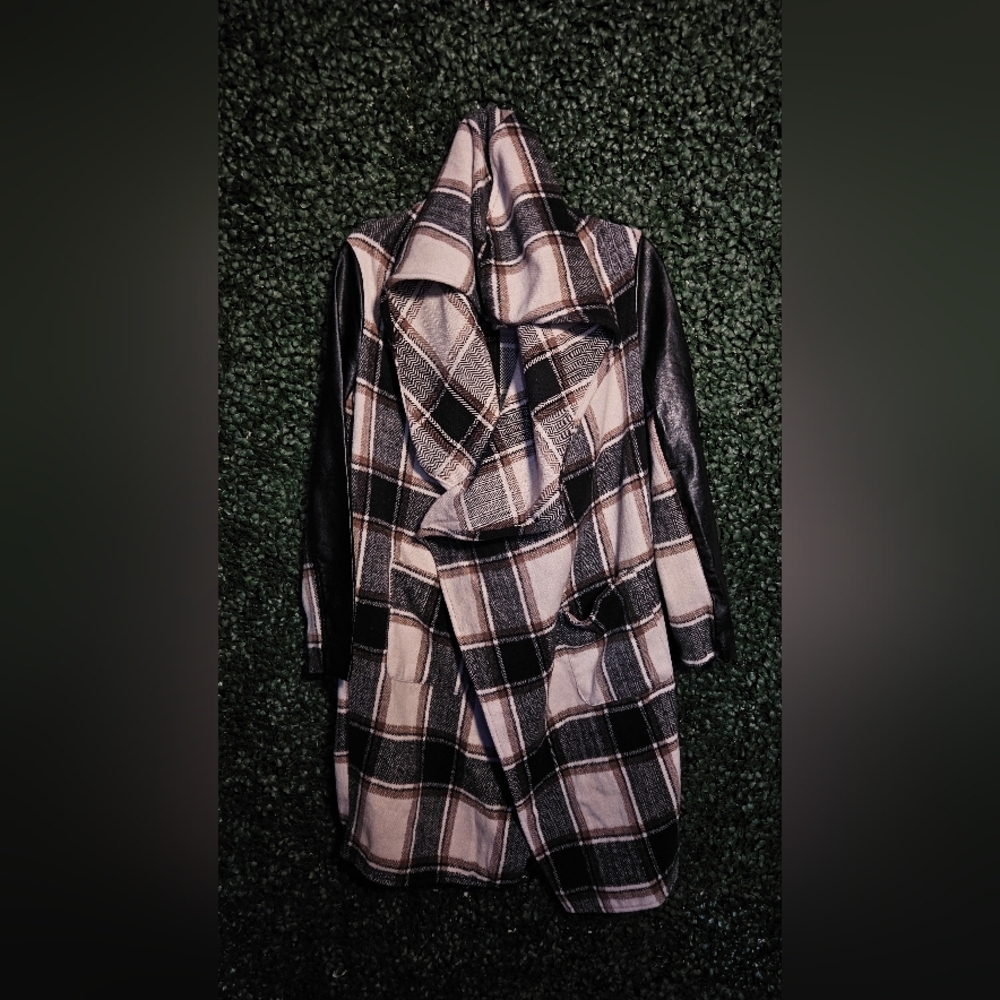 Plaid Women's Jacket with Black Sleeves
